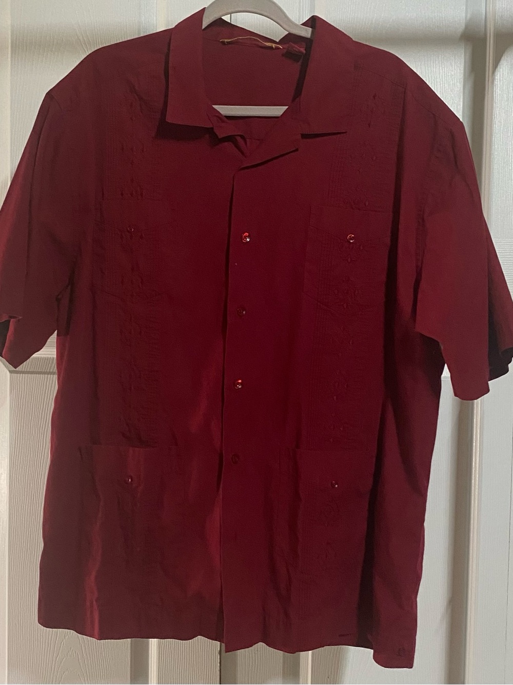 Men's Short-Sleeve Button-Down Shirt in Burgundy